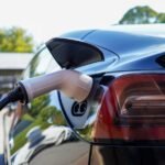voiture noire dans l'inclinaison de l'objectif