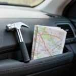 Faut-il avoir un marteau brise-vitre dans sa voiture en France ? without any text