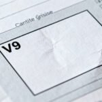 Que signifie la case V9 sur la carte grise without any text